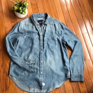 American Eagle women’s jean shirt M